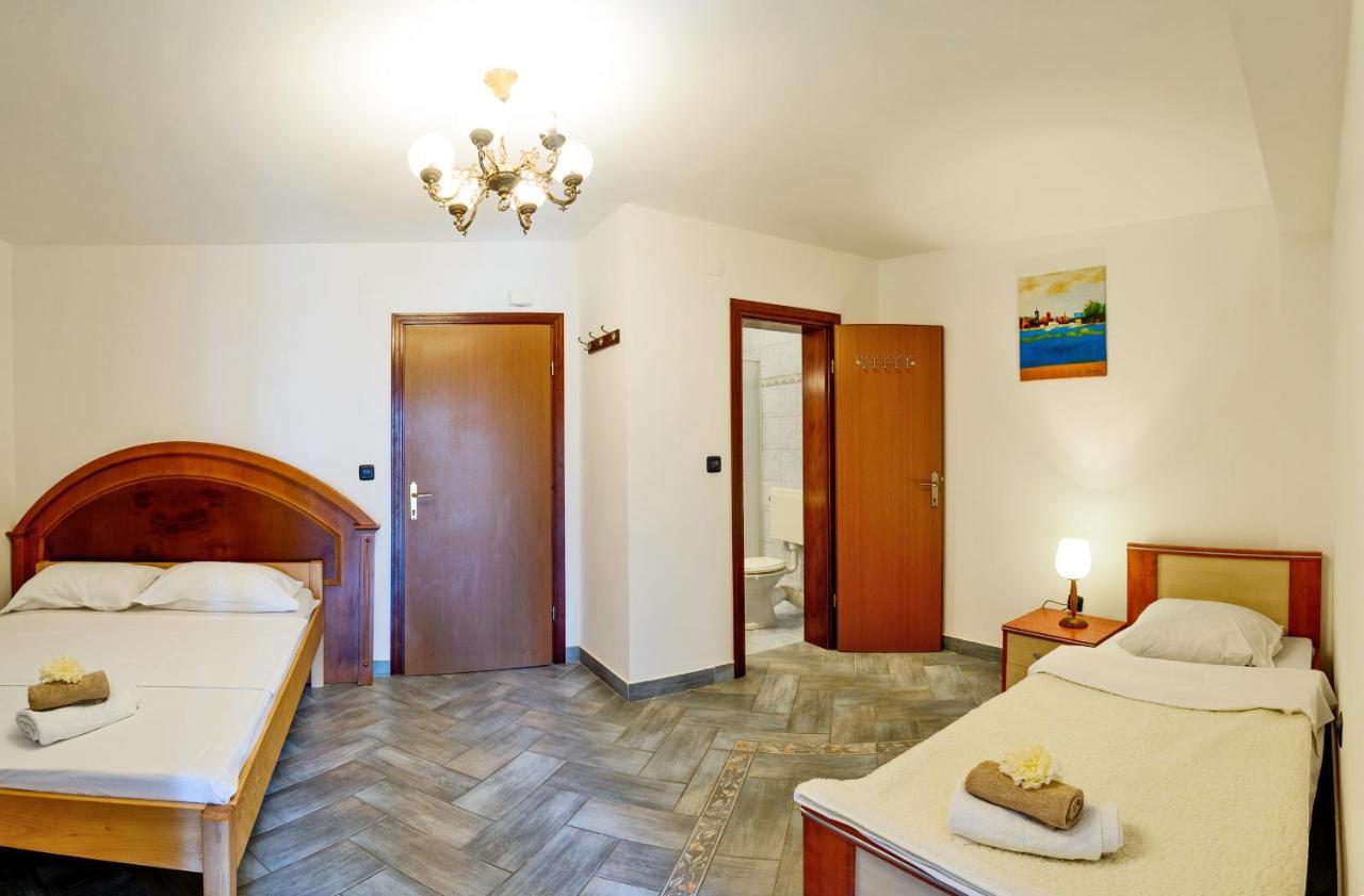 Rooms Laura Медулин Экстерьер фото